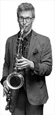 tobizaubert Phil Harmony mit Saxophon